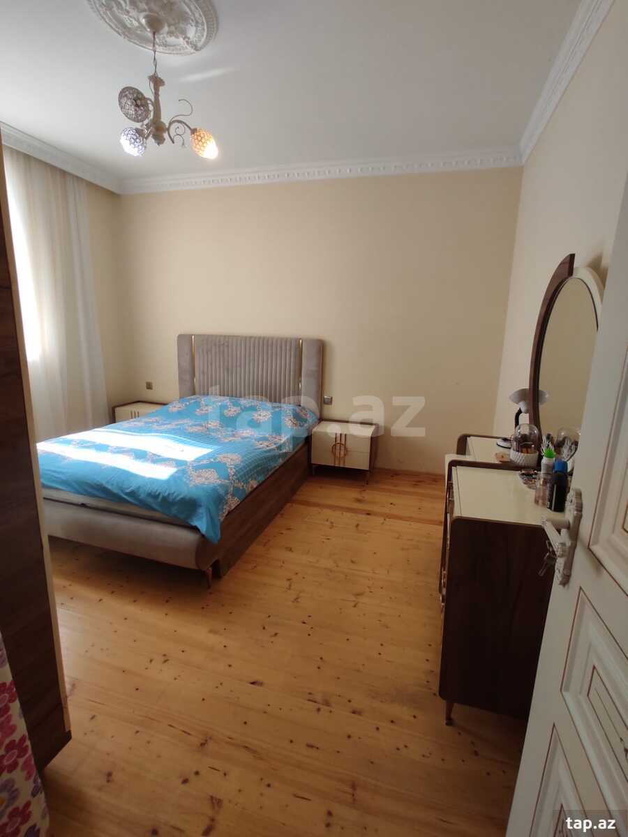 Həyət evi, Novxanı qəs. (10)