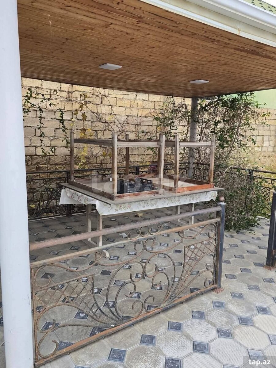 Həyət evi, Novxanı qəs. (4)