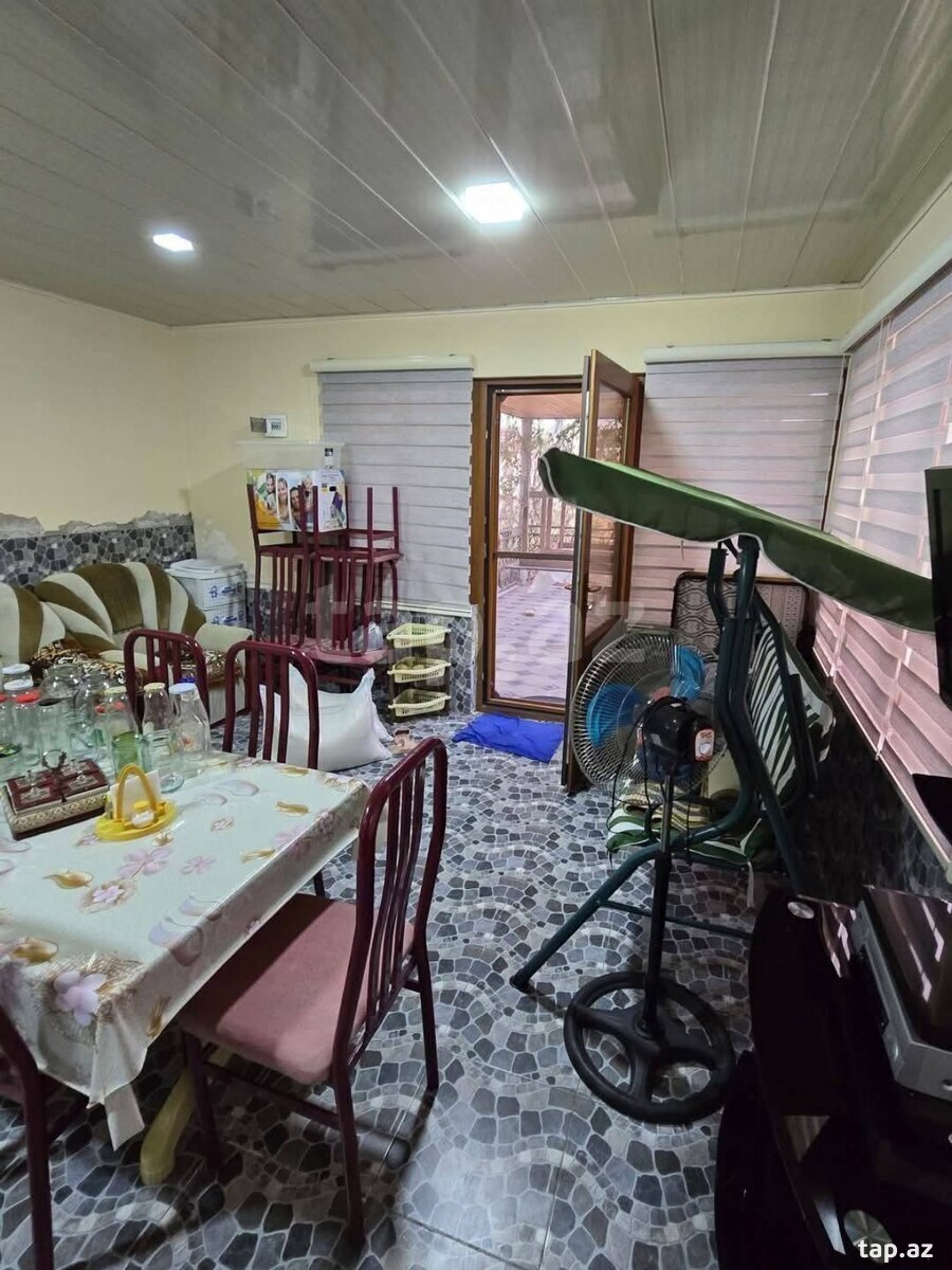 Həyət evi, Novxanı qəs. (11)