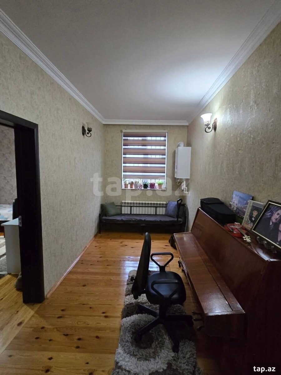 Həyət evi, Novxanı qəs. (15)