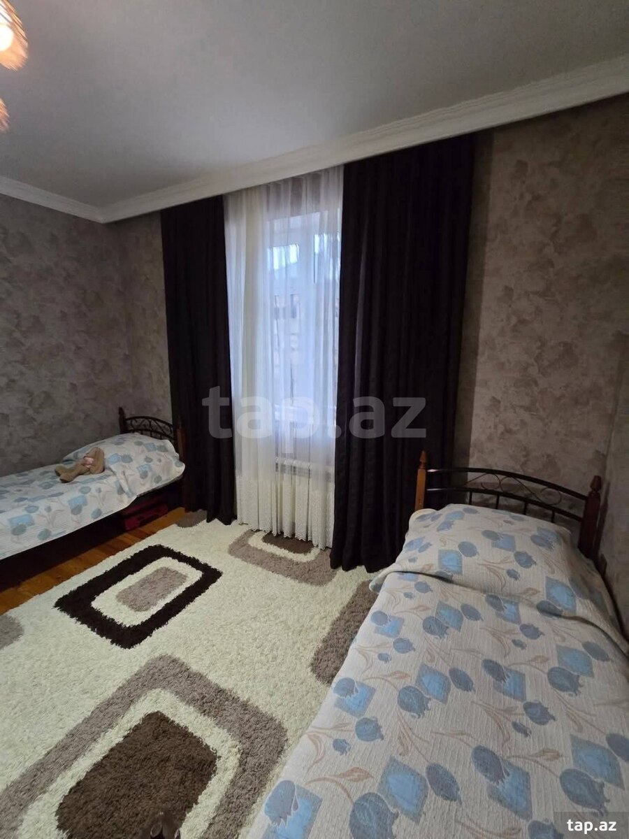Həyət evi, Novxanı qəs. (18)