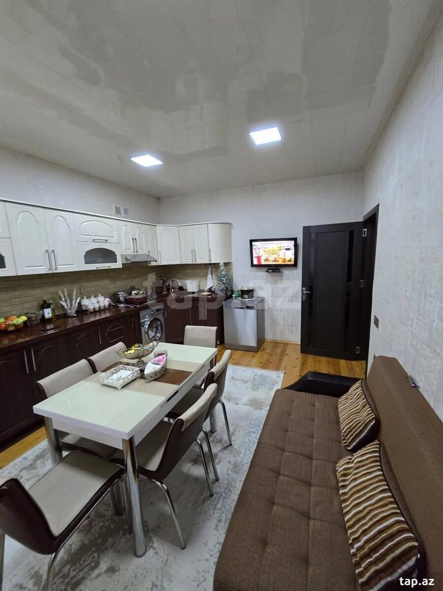 Həyət evi, Novxanı qəs. (28)