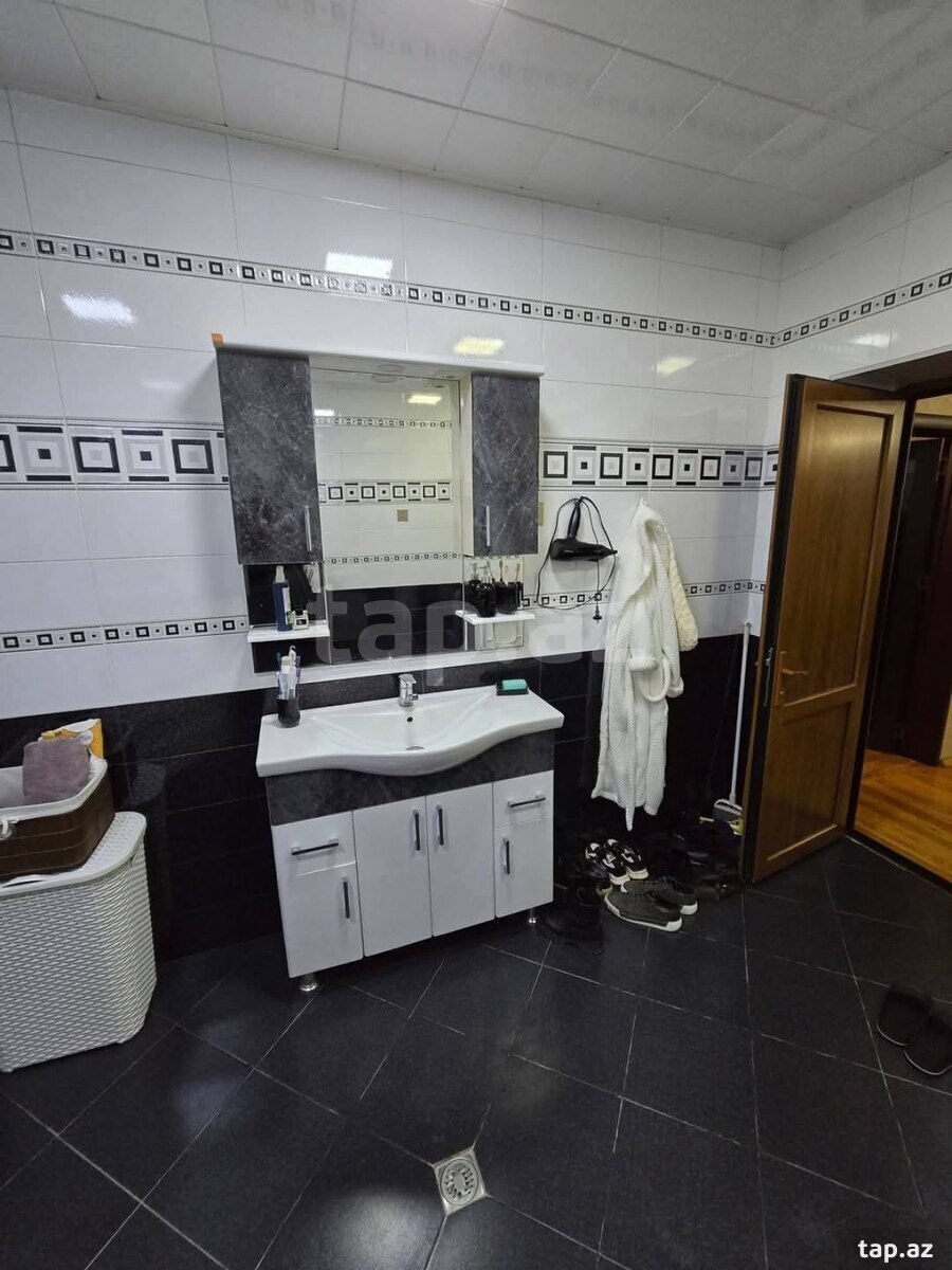 Həyət evi, Novxanı qəs. (25)