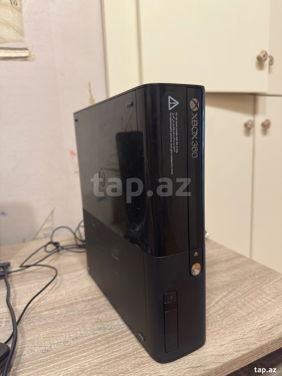 Xbox 360E 250GB (4)