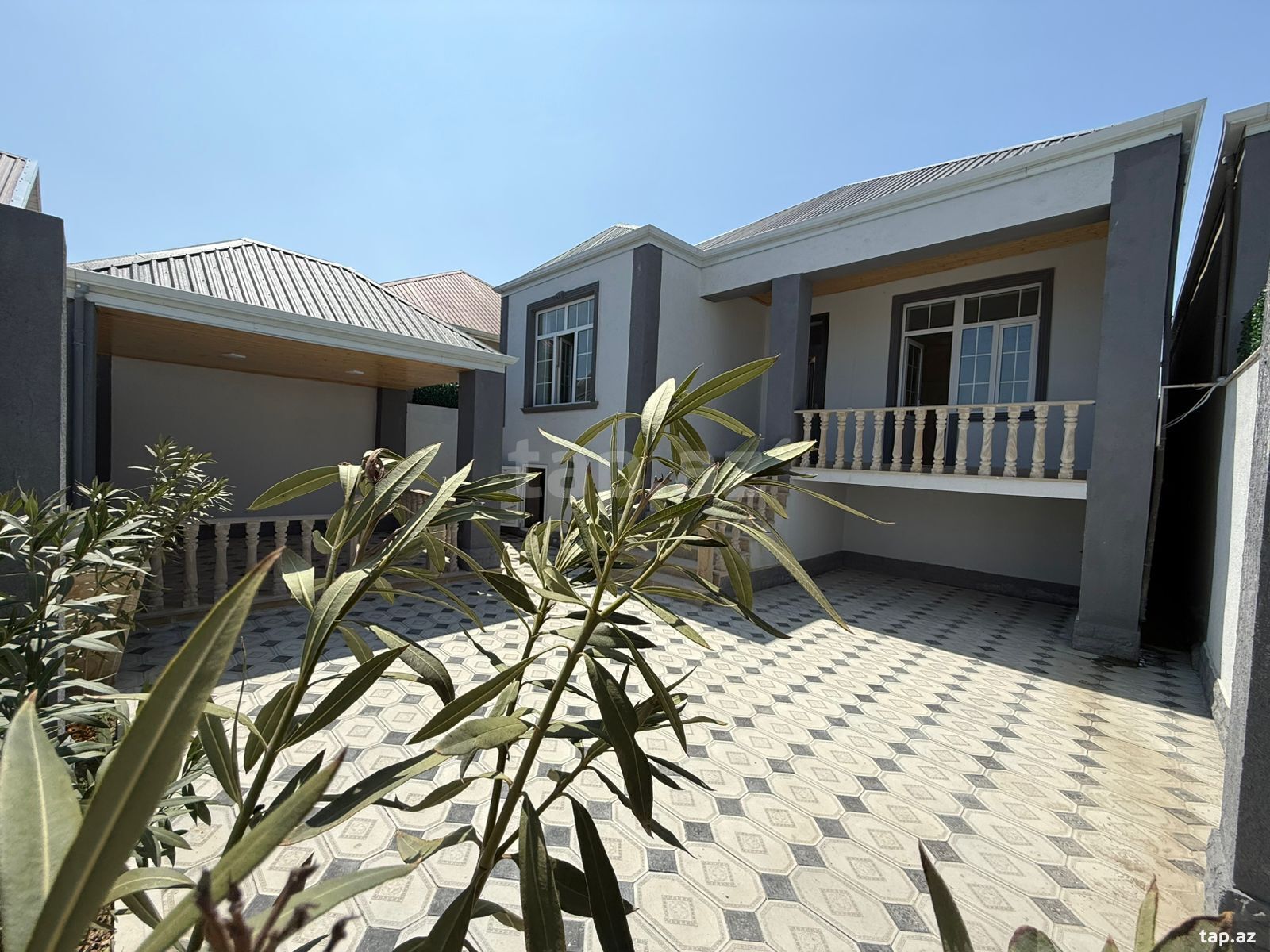 Həyət evi, Zabrat qəs. (2)