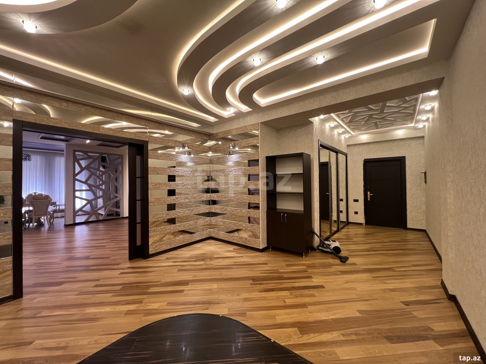 3-otaqlı yeni tikili, Ü. Hacıbəyov küç. Azinko MTK, 205 m²