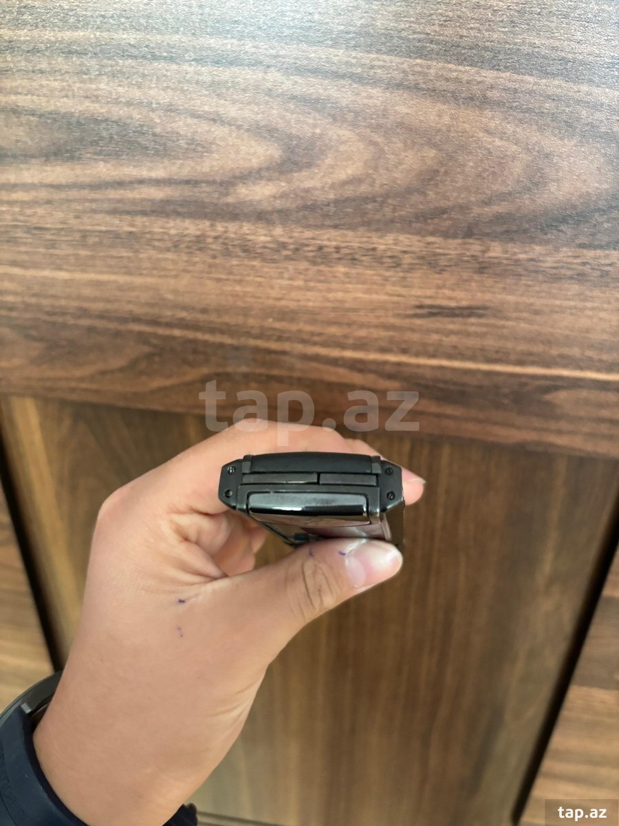 Vertu Signature S Design Pure Black 4GB (3)