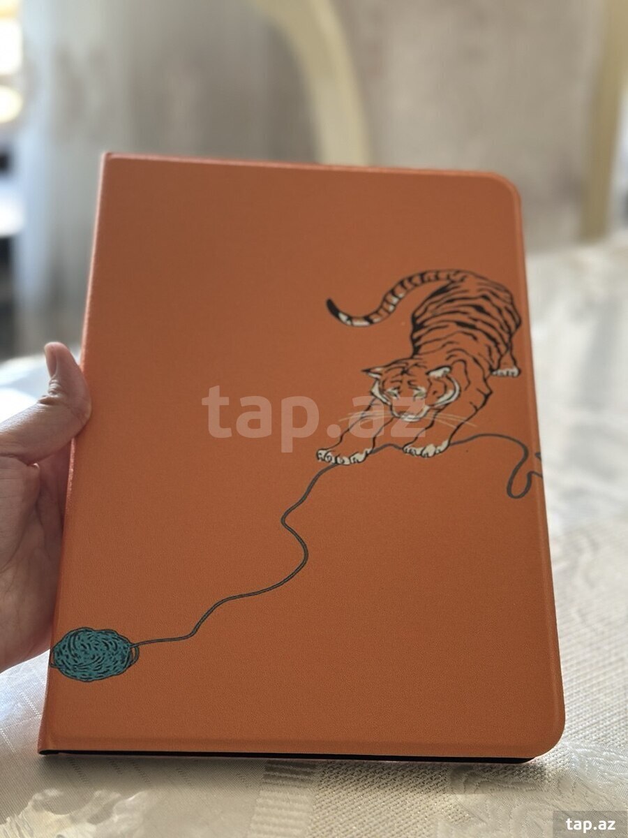 Apple iPad Air M1 (2022)  (2)