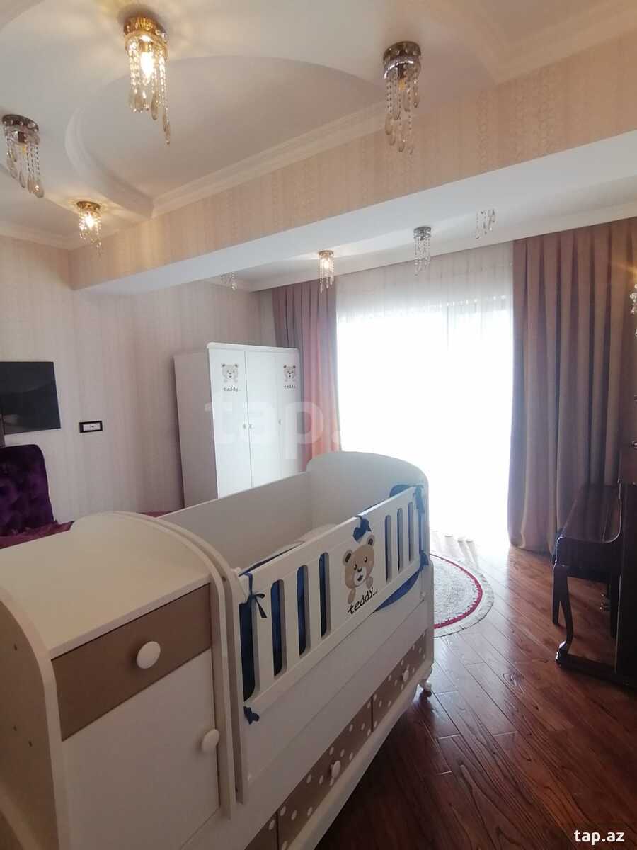 4-otaqlı yeni tikili, Afiyəddin Cəlilov küç., 185 m²