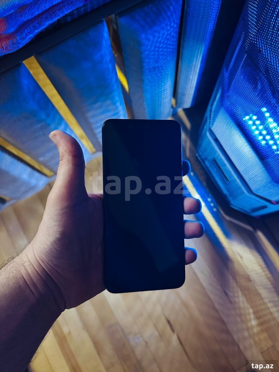 Xiaomi Mi A2 Black 64GB/4GB (2)