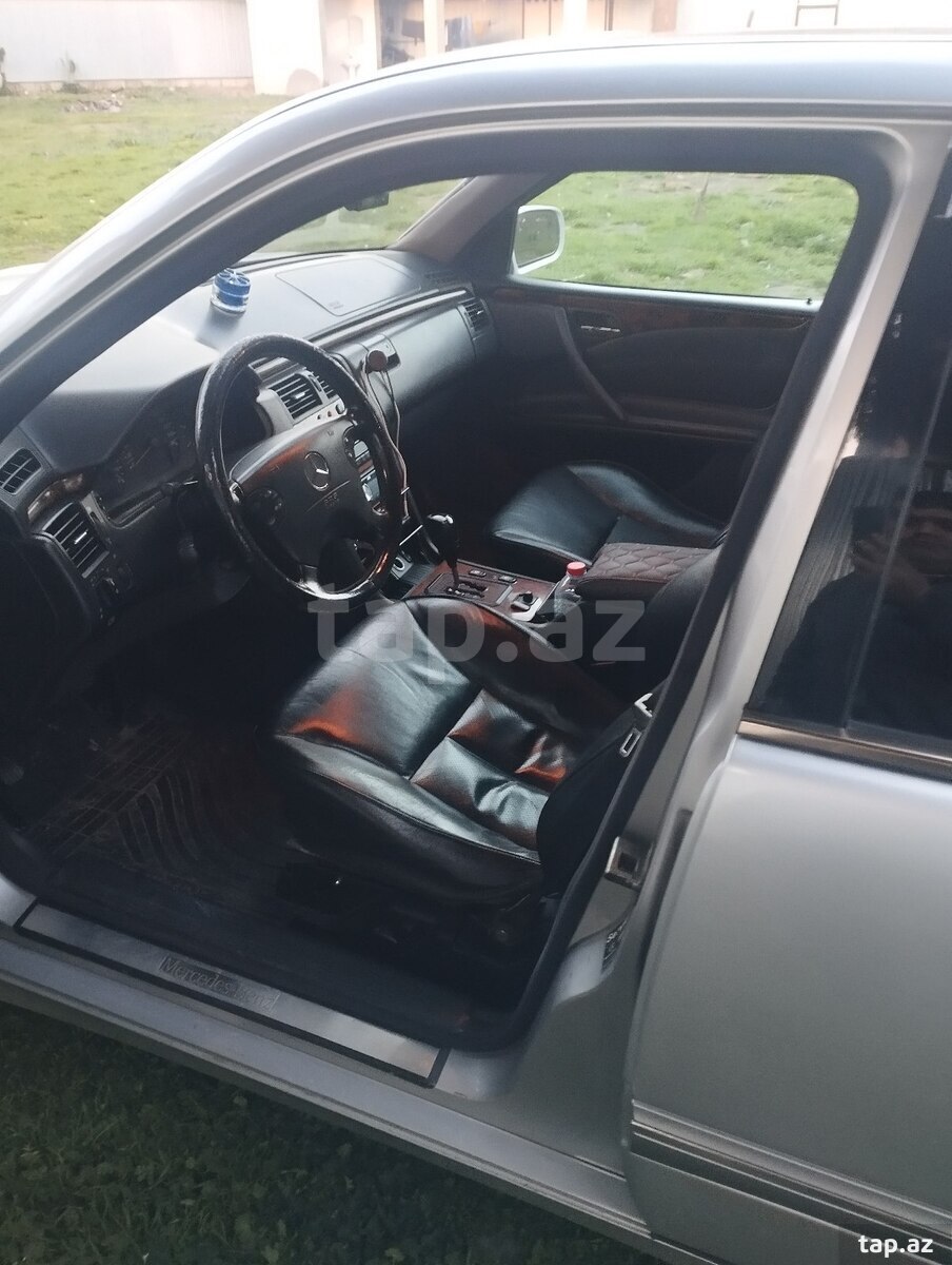 Mercedes E 270, 2001 il (13)