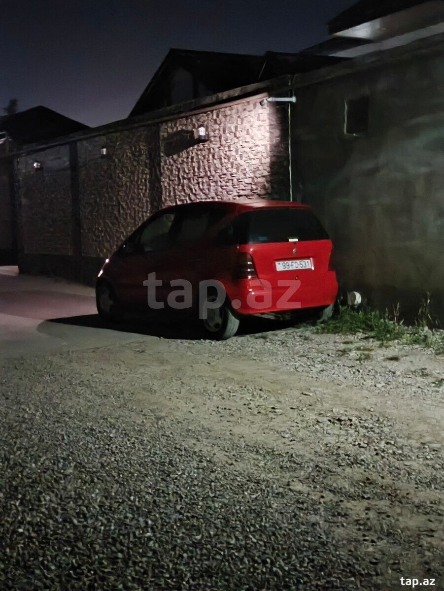Mercedes A 160, 2000 il (10)