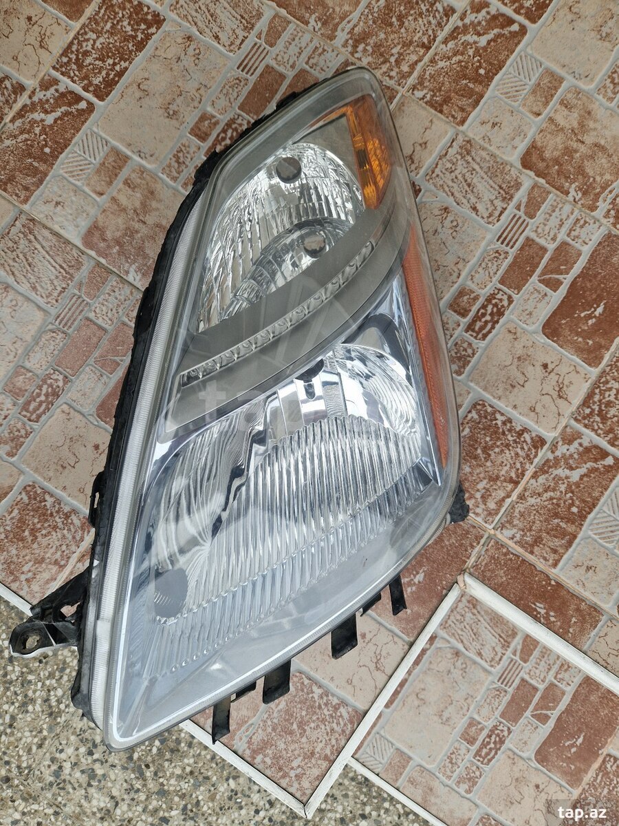 Toyota Prius farası