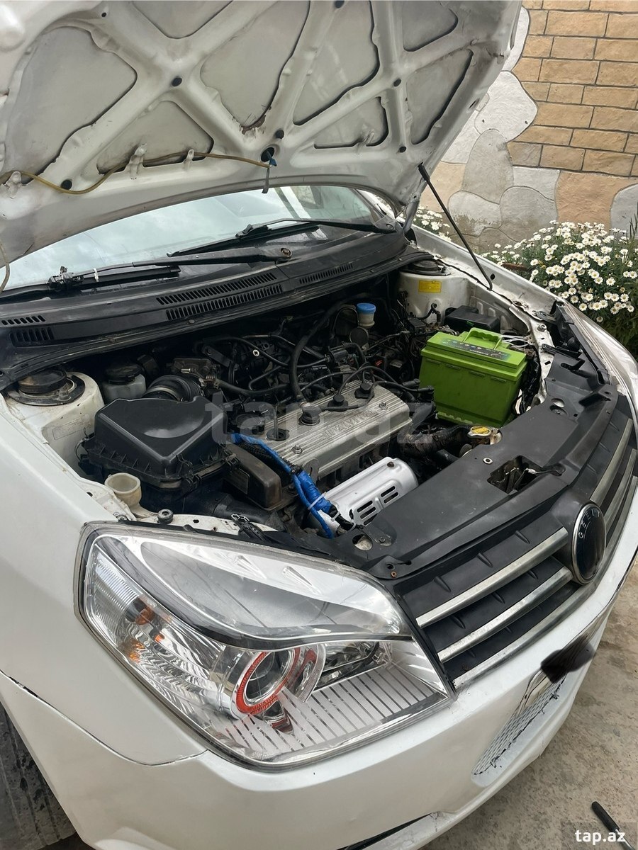 Geely MK, 2012 il (11)