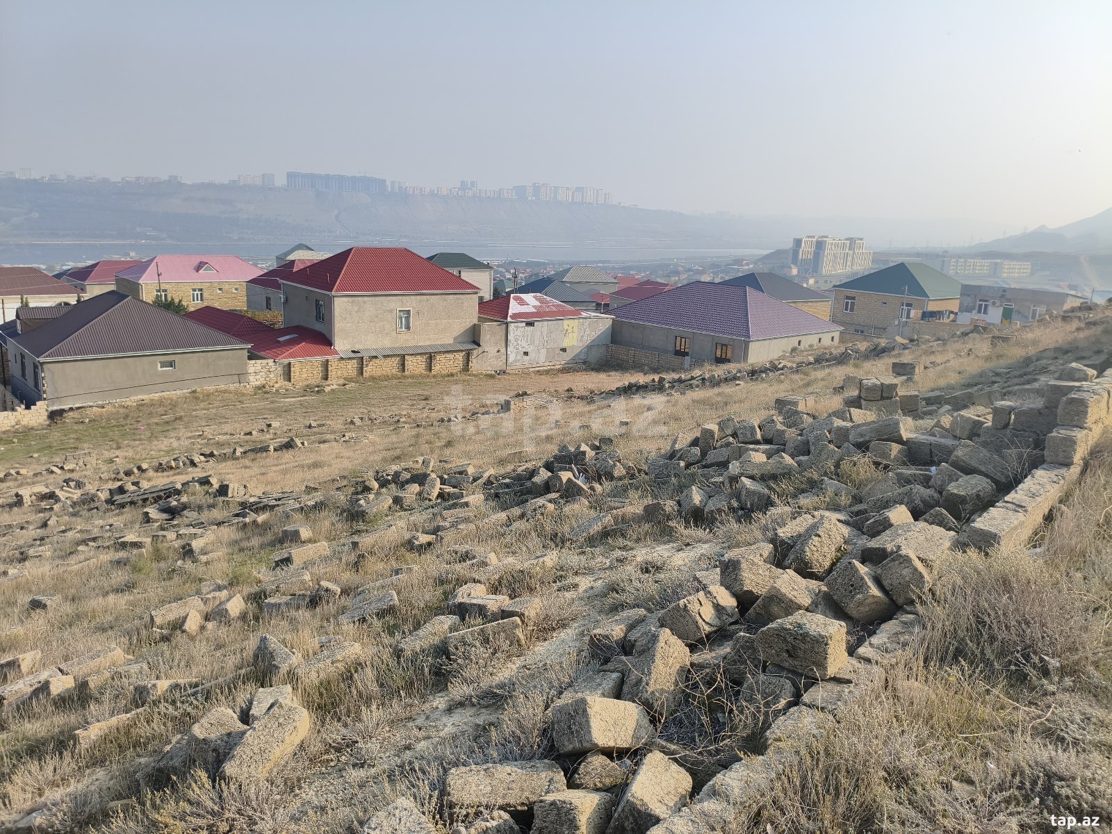 Torpaq satılır, Bakı