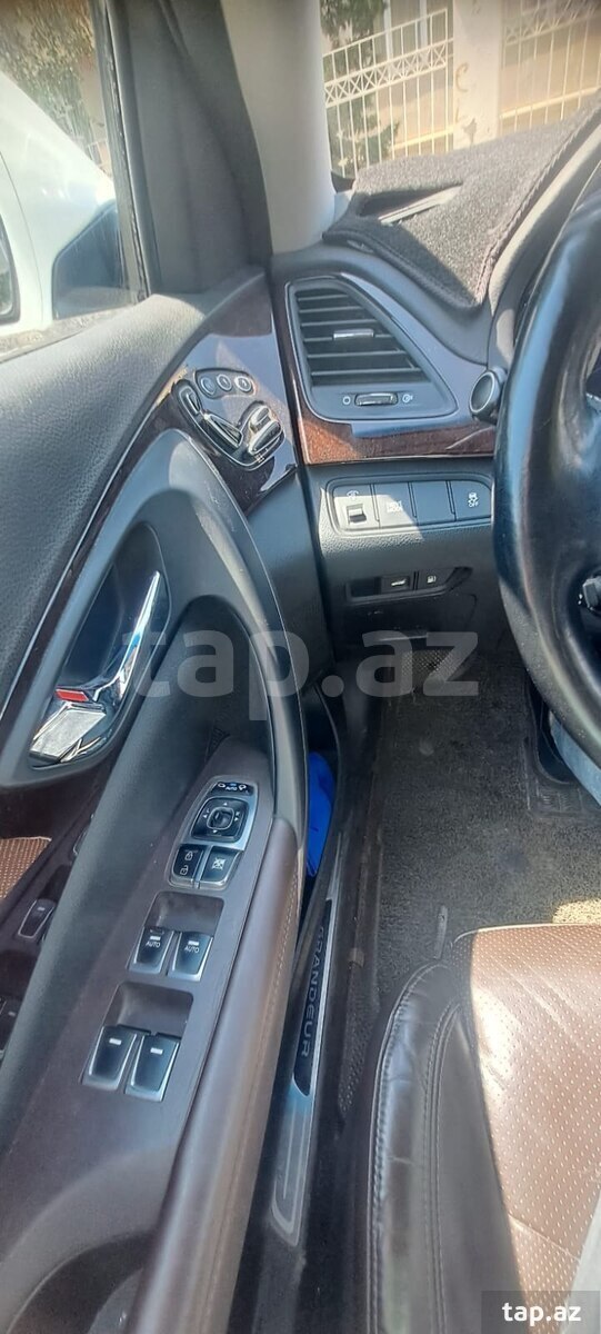 Hyundai Grandeur, 2015 il (6)