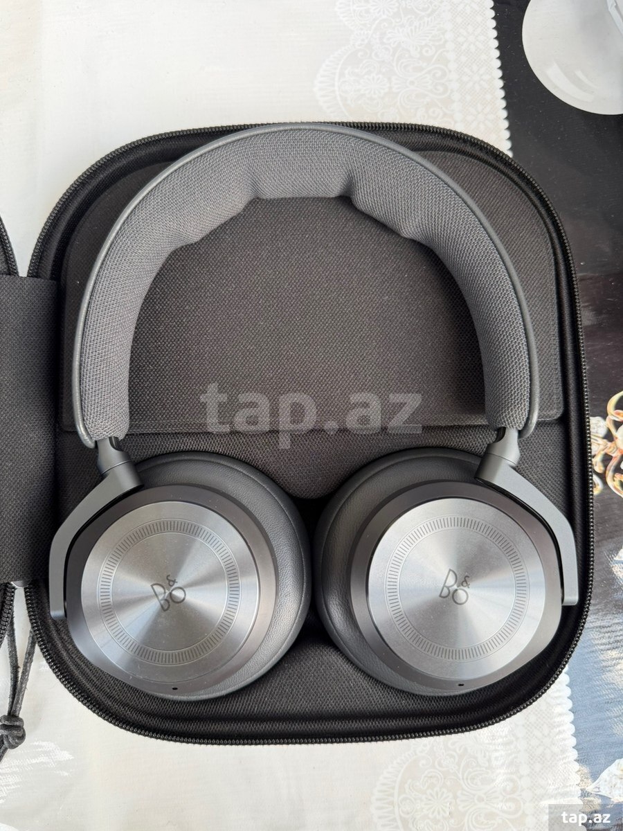Bang & Olufsen Beoplay HX (3)