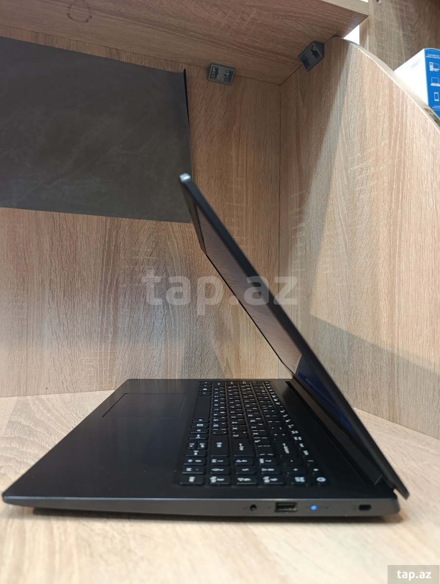 Acer Aspire A315-34 (7)