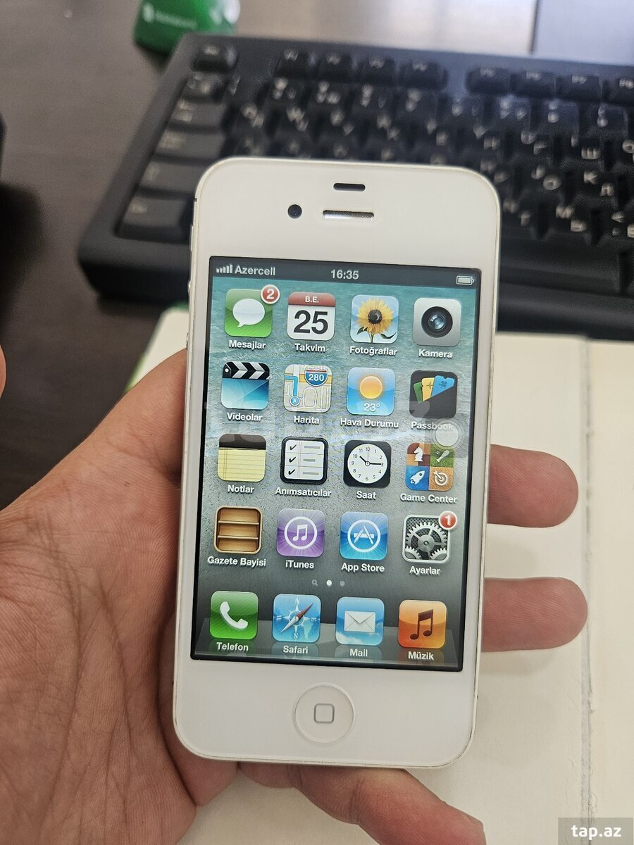 Apple iPhone 4S White 8GB