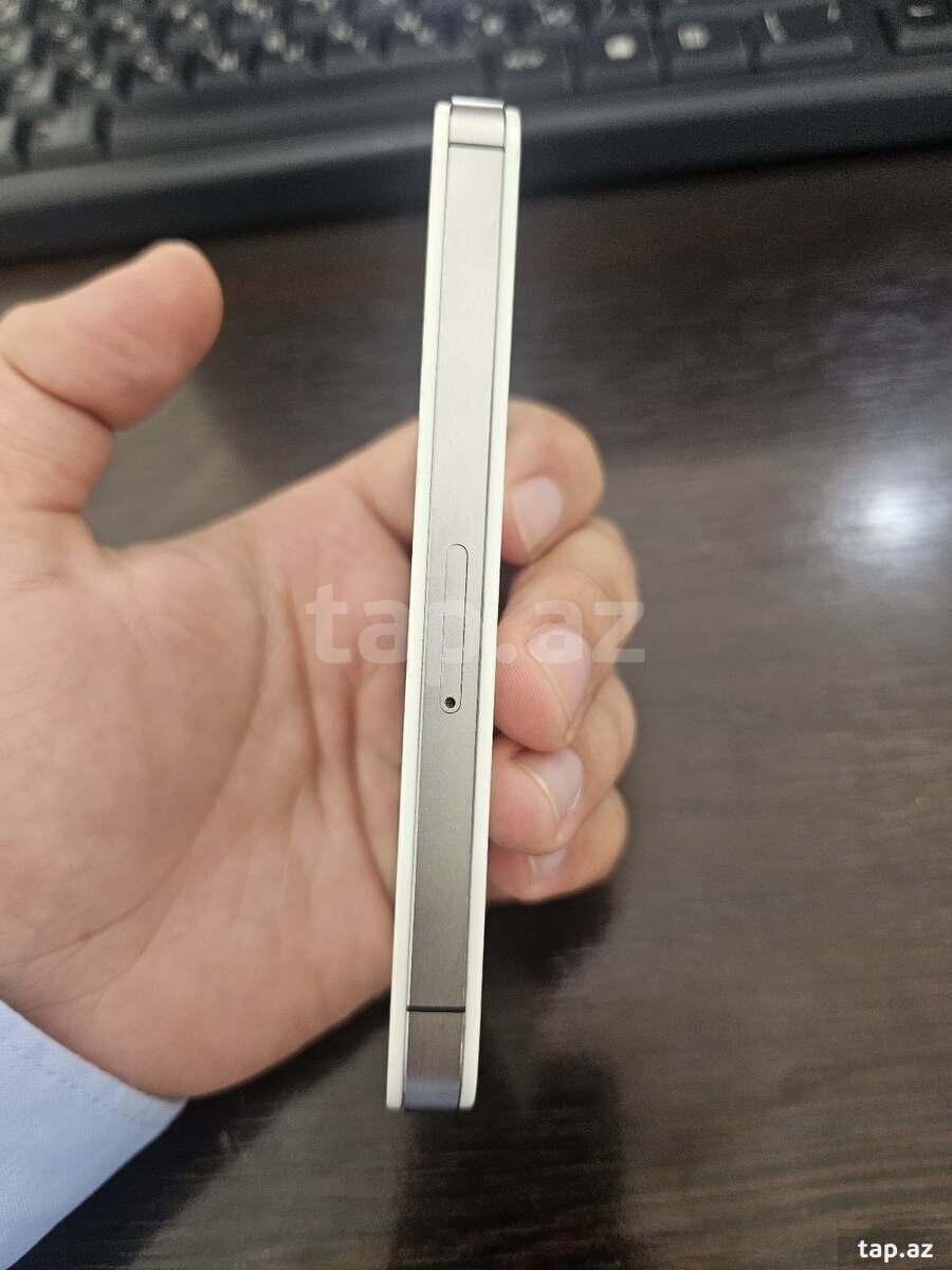 Apple iPhone 4S White 8GB (3)