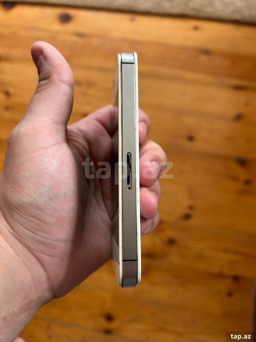 Apple iPhone 5S White/Silver 32GB (3)