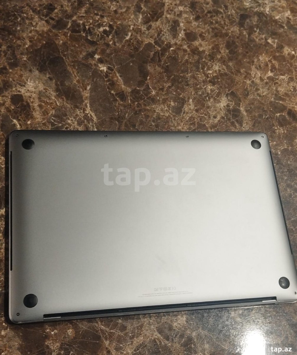 Apple Macbook Pro 15 (2)