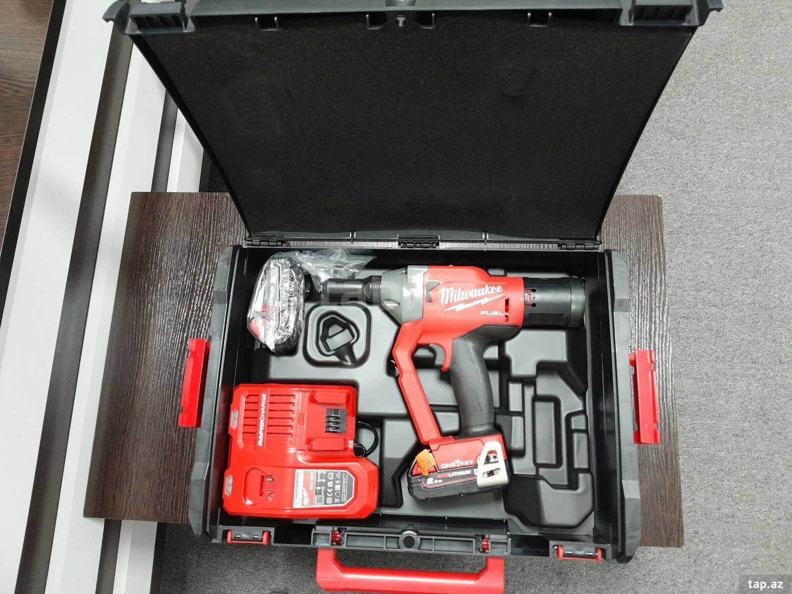 Milwaukee M18 FUEL ONEFPRT pərçim tapançası  (3)
