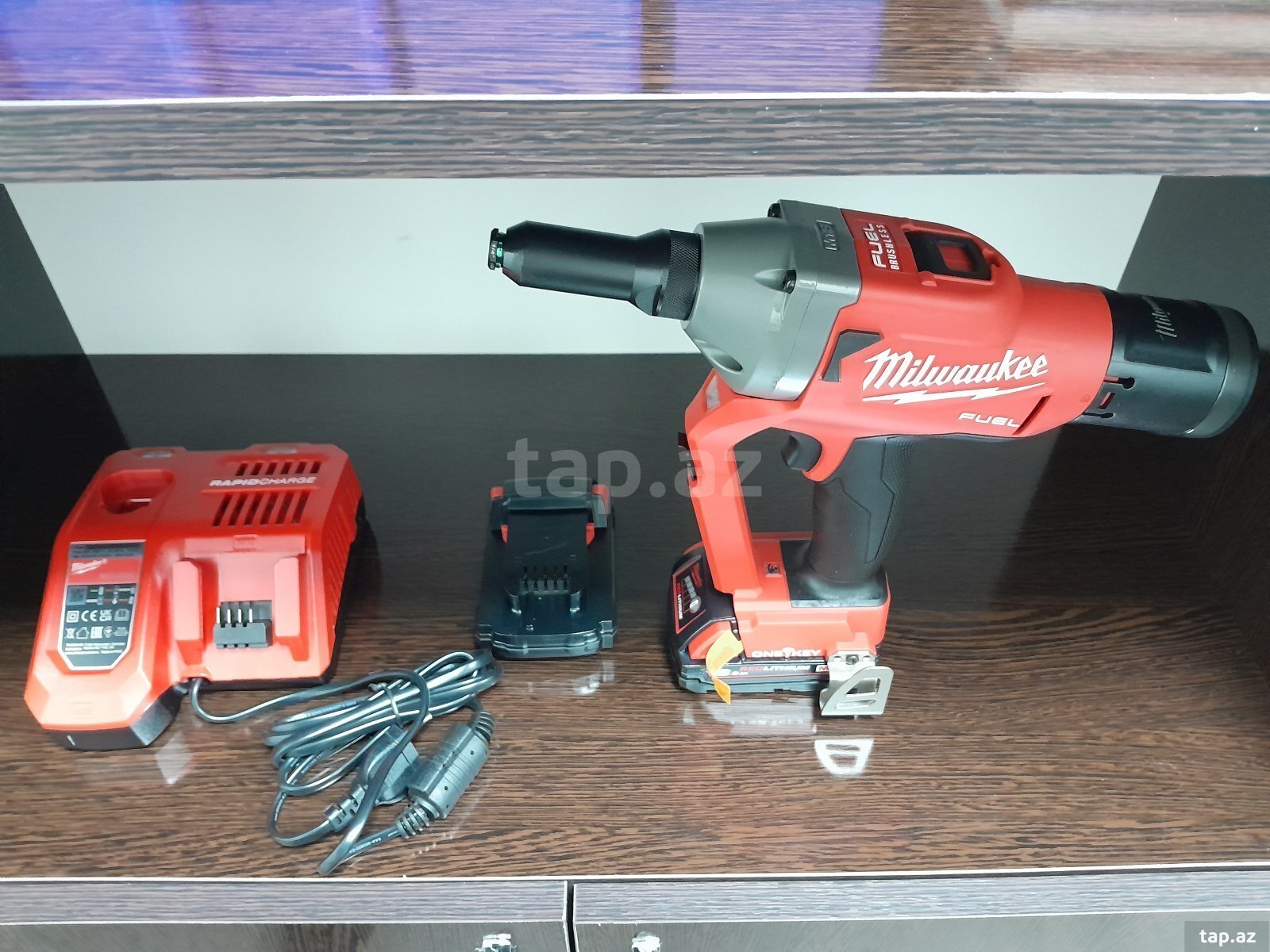 Milwaukee M18 FUEL ONEFPRT pərçim tapançası  (7)