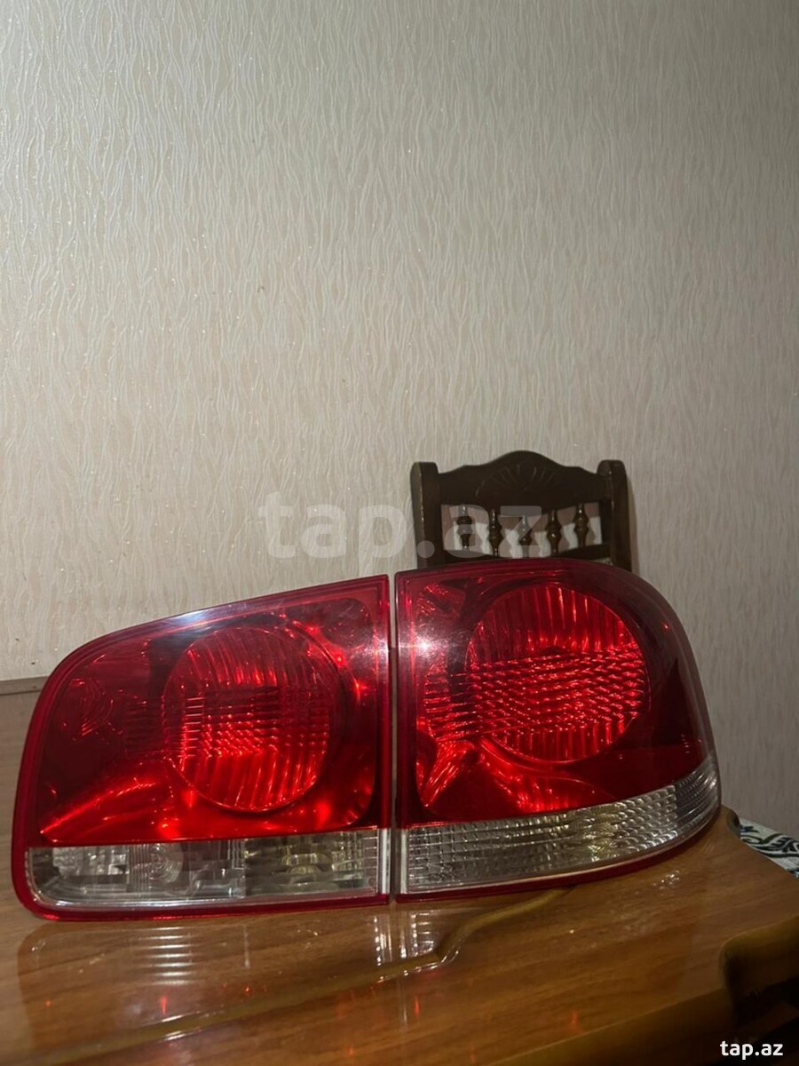 Volkswagen Touareg arxa fara dəsti