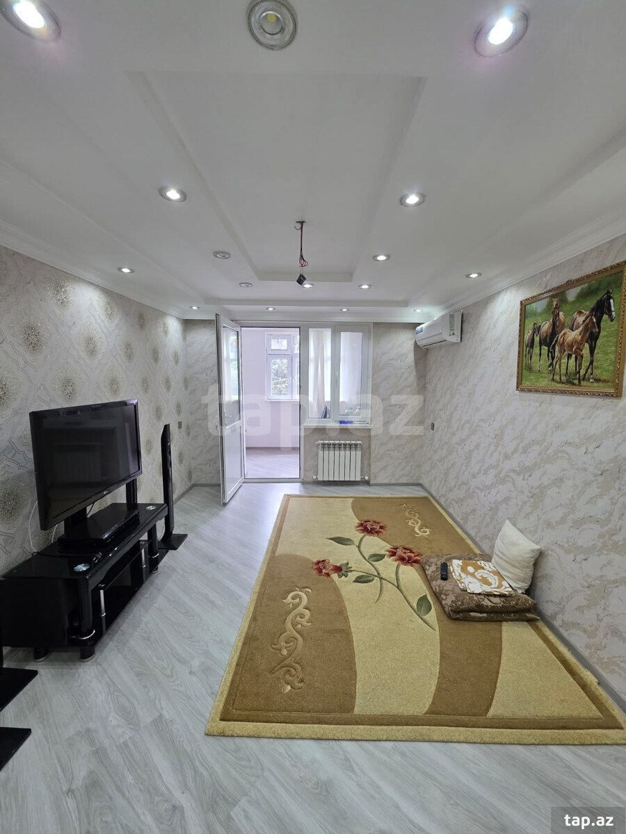 3-otaqlı mənzil, 4-cü mkr., 75 m²