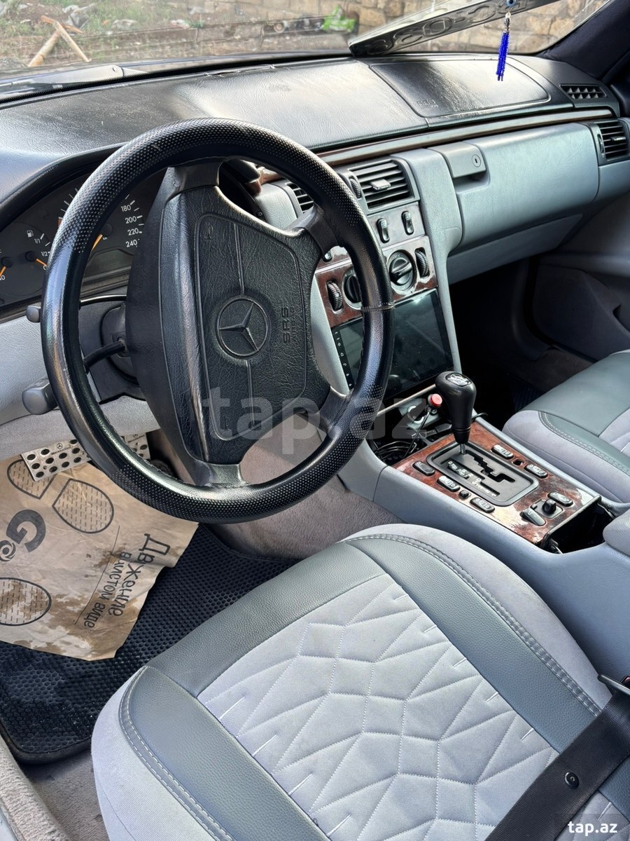 Mercedes E 320, 1998 il (6)