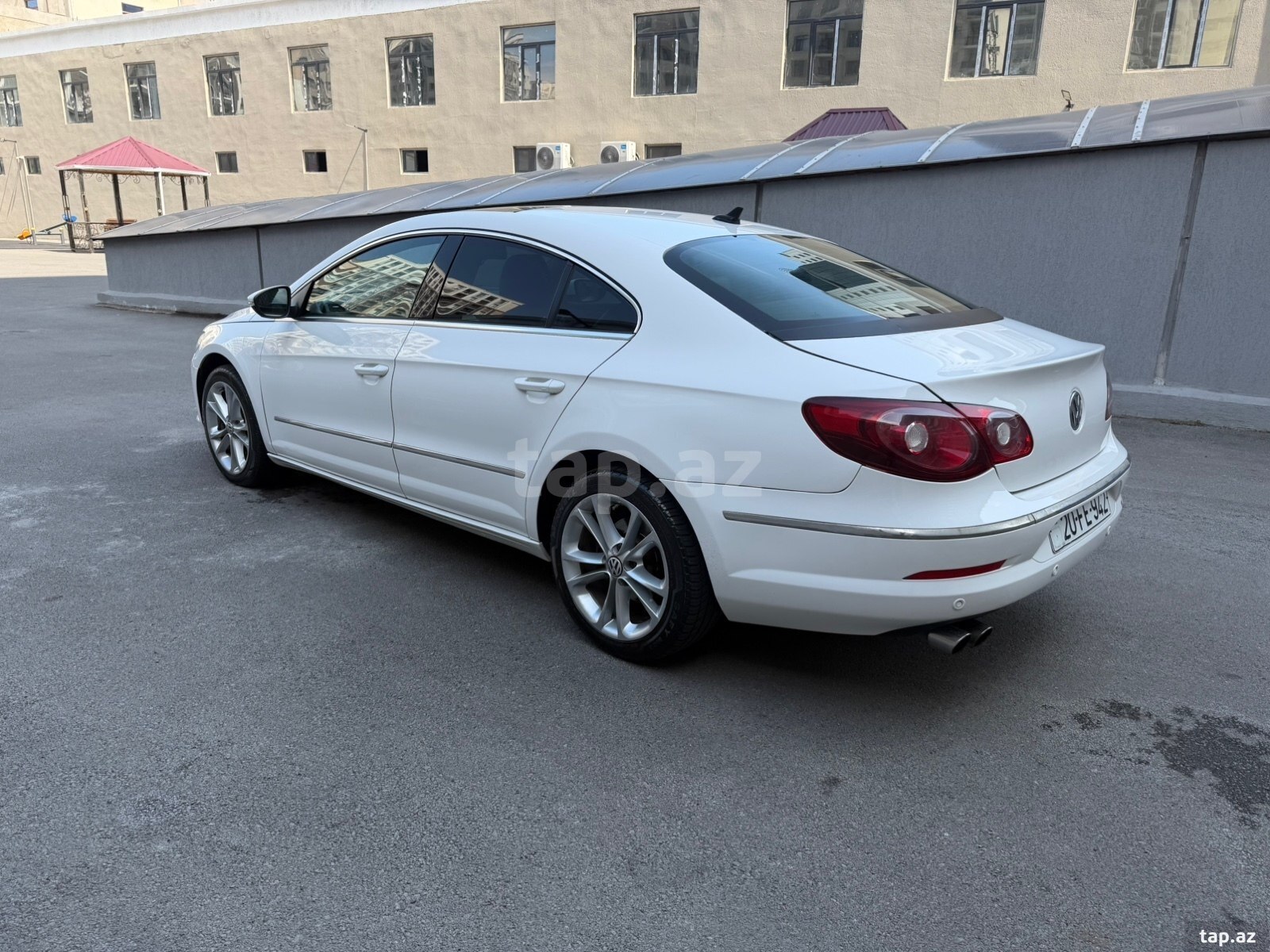 Volkswagen Passat CC, 2009 il (4)