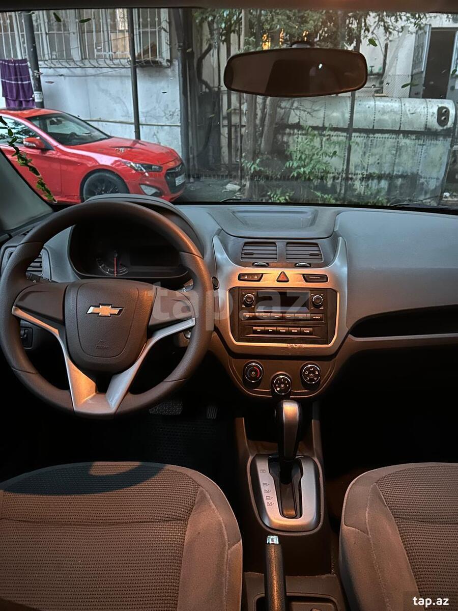 Chevrolet Cobalt, 2025 il (3)