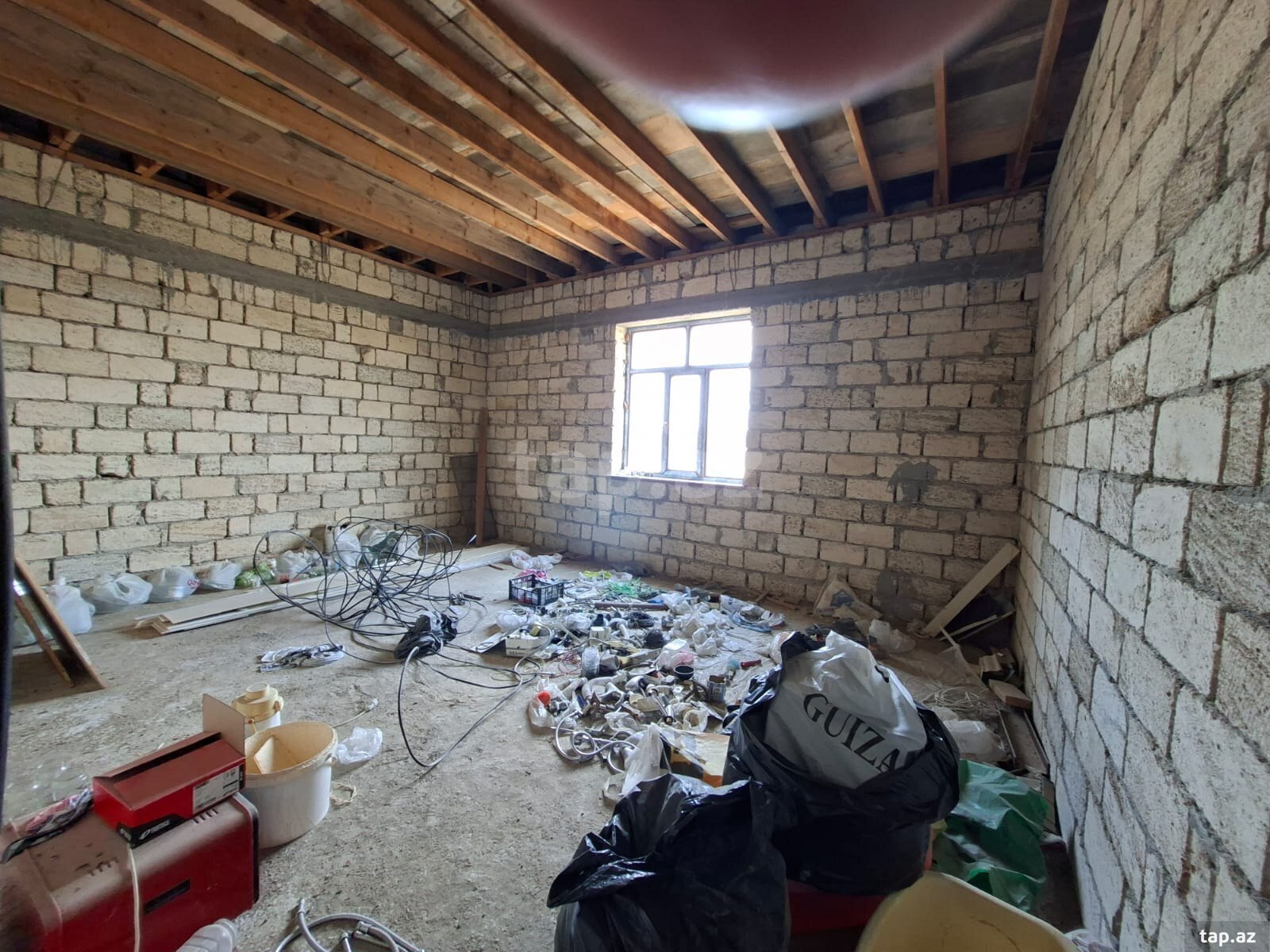 Həyət evi, Novxanı qəs. (16)