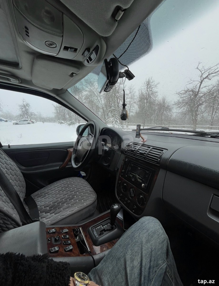 Mercedes ML 320, 1999 il (9)