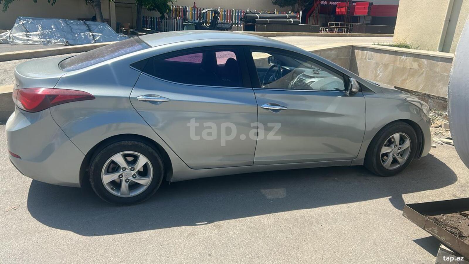 Hyundai Avante, 2015 il (2)