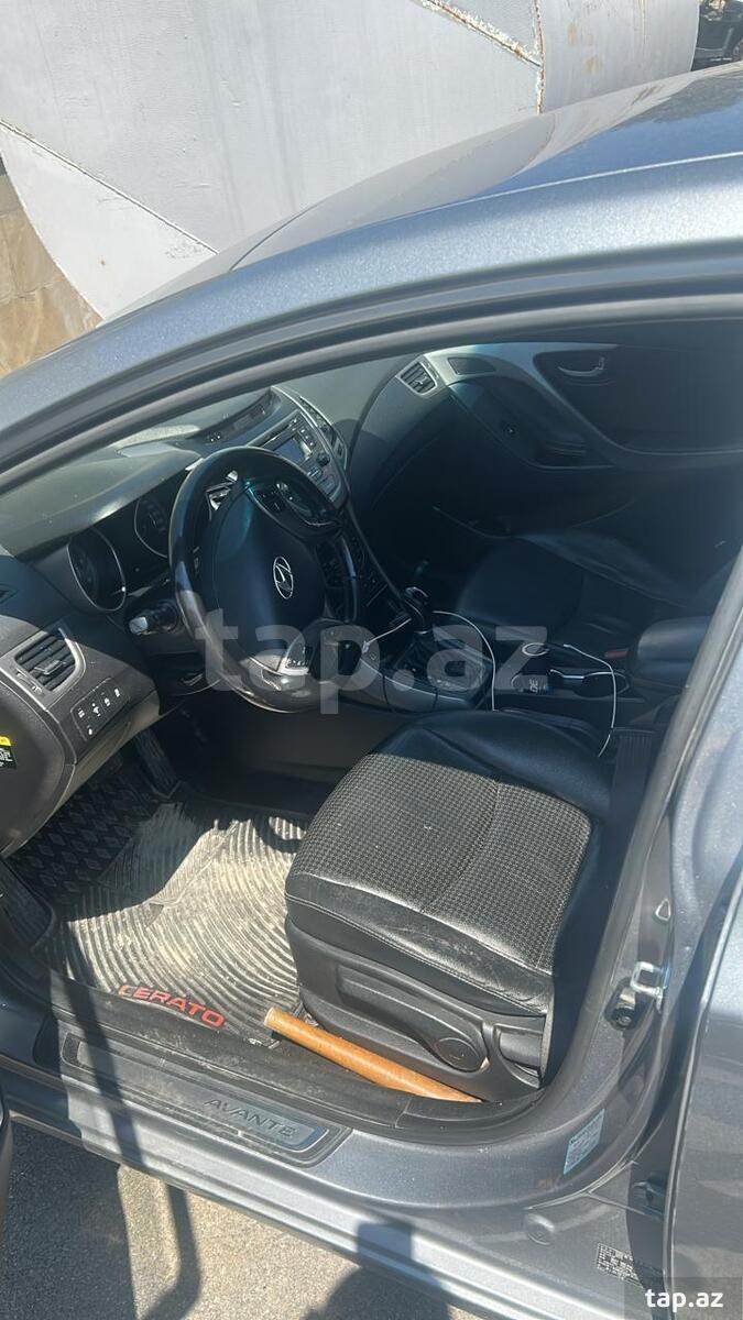 Hyundai Avante, 2015 il (5)