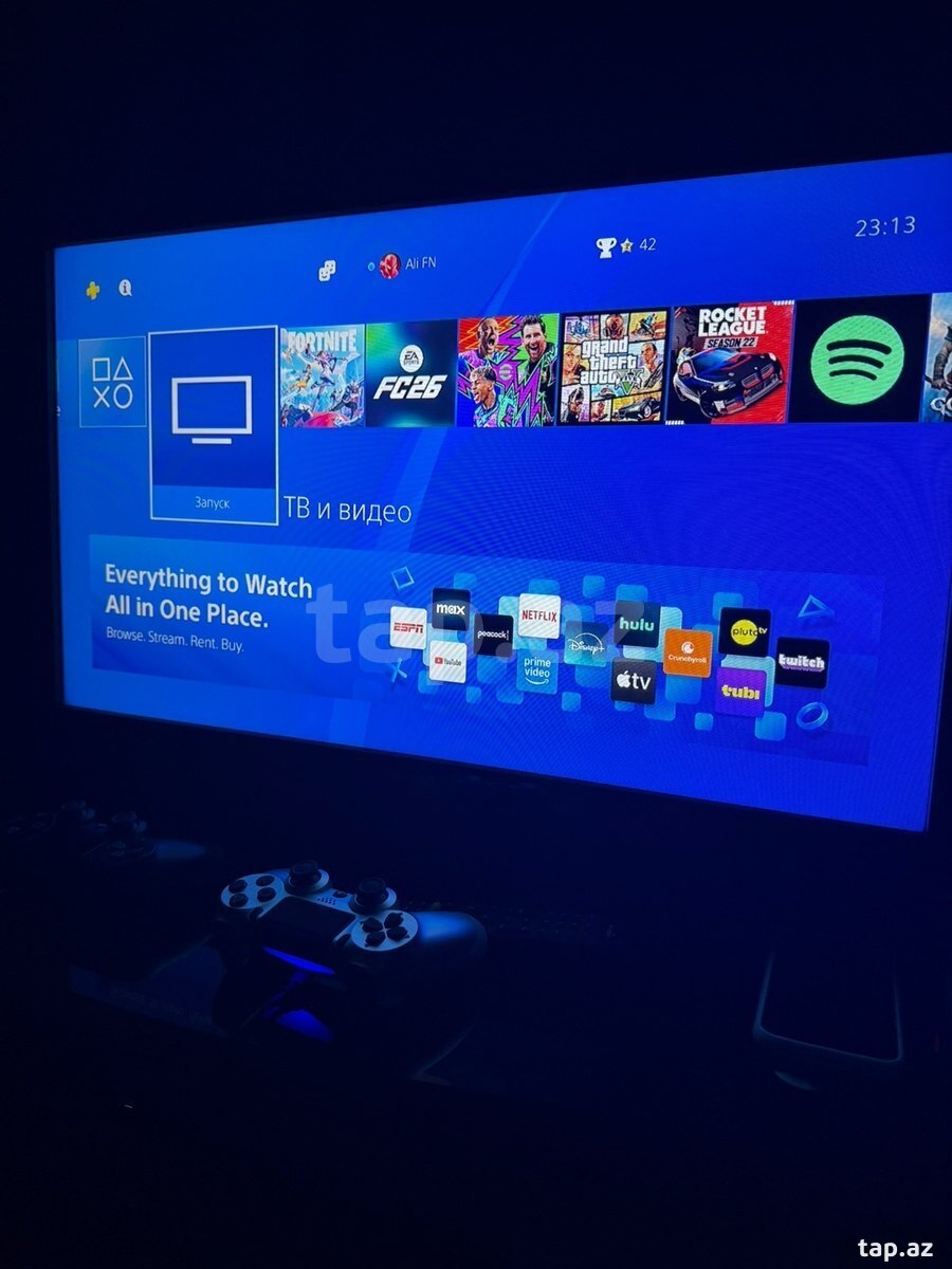 Sony PlayStation 4 Slim (3)