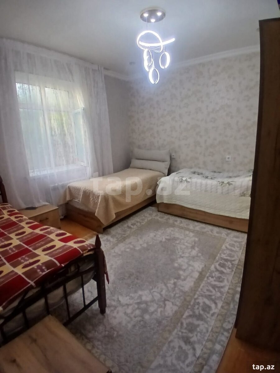 Həyət evi, Savalan qəs. (32)