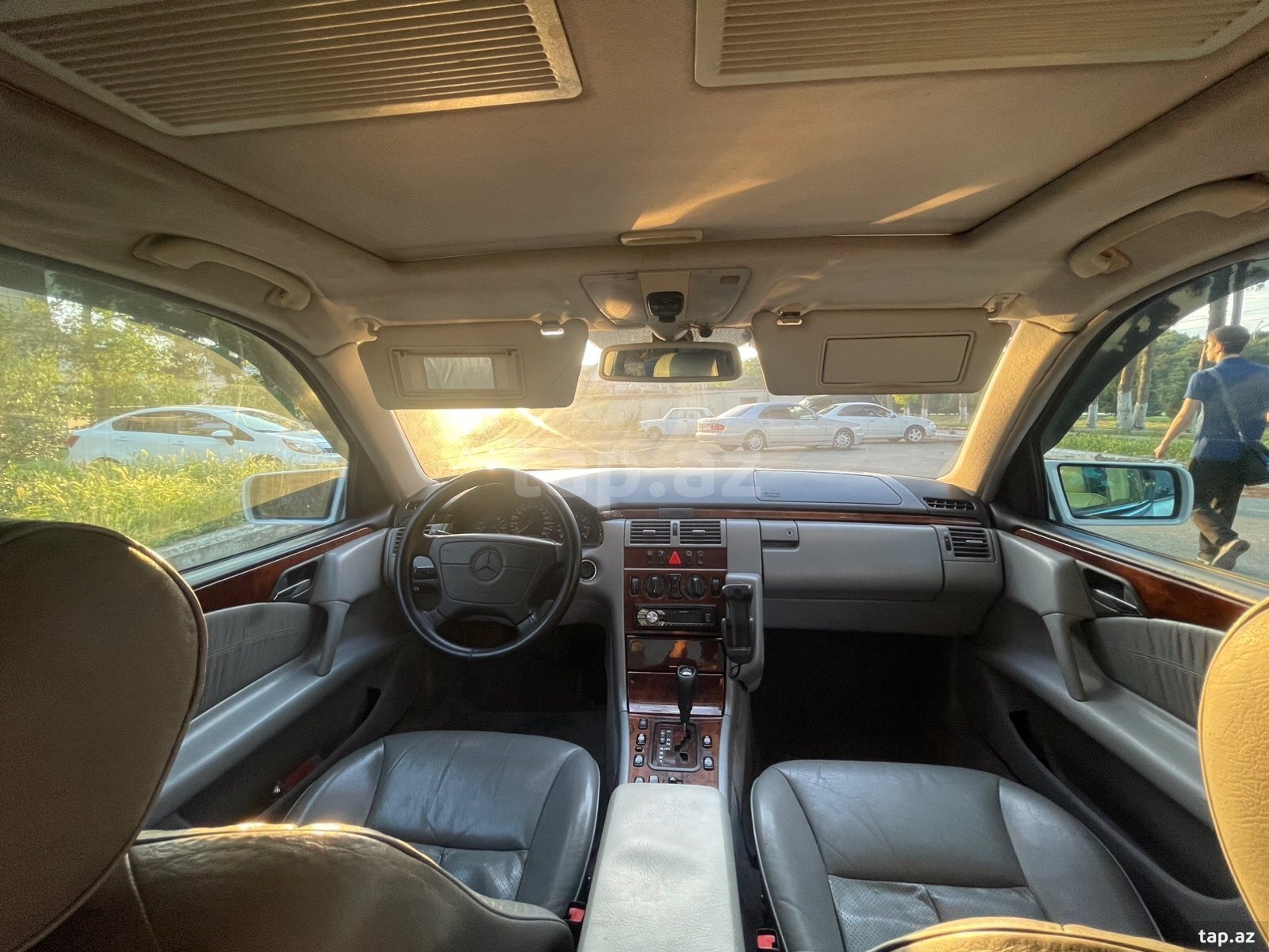 Mercedes E 280, 1998 il (8)