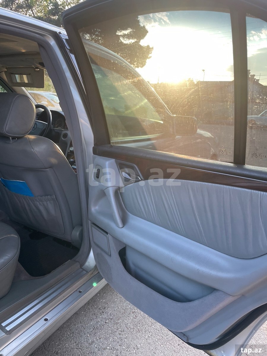 Mercedes E 280, 1998 il (6)