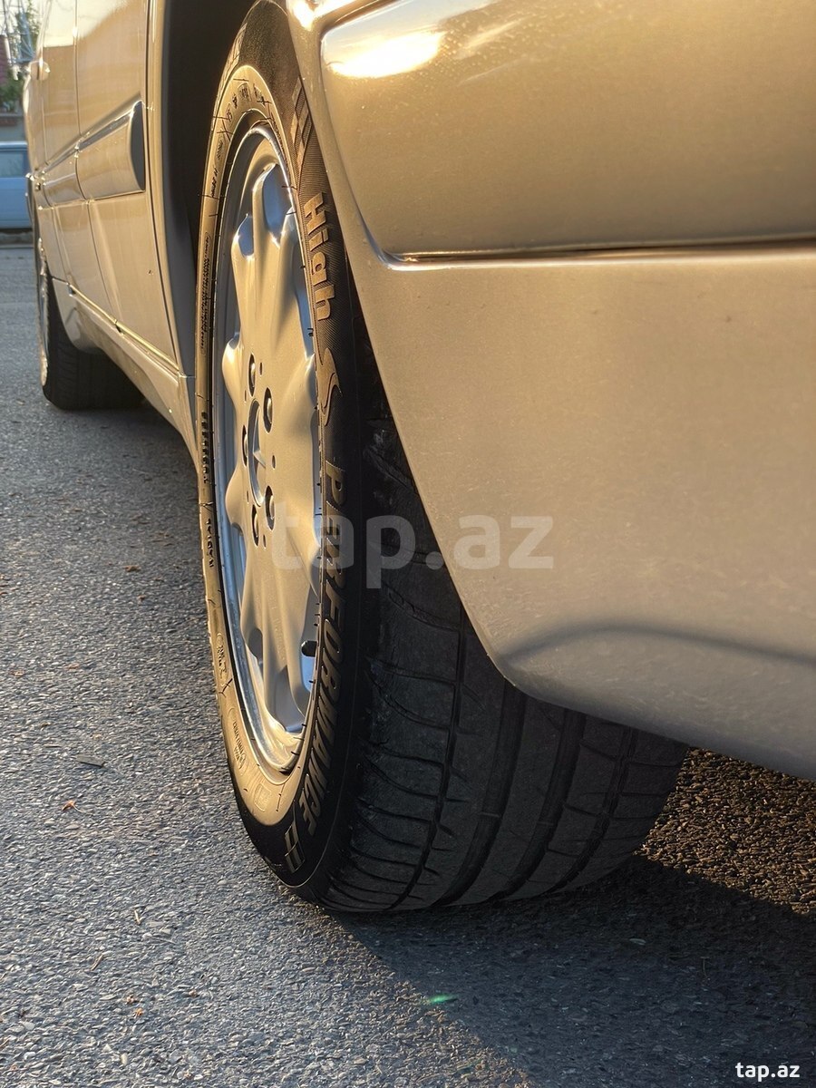 Mercedes E 280, 1998 il (10)