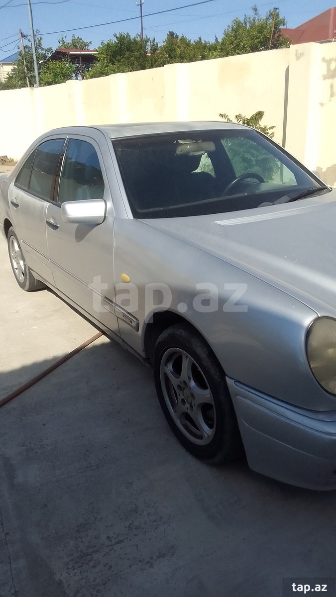Mercedes E 320, 1995 il (6)