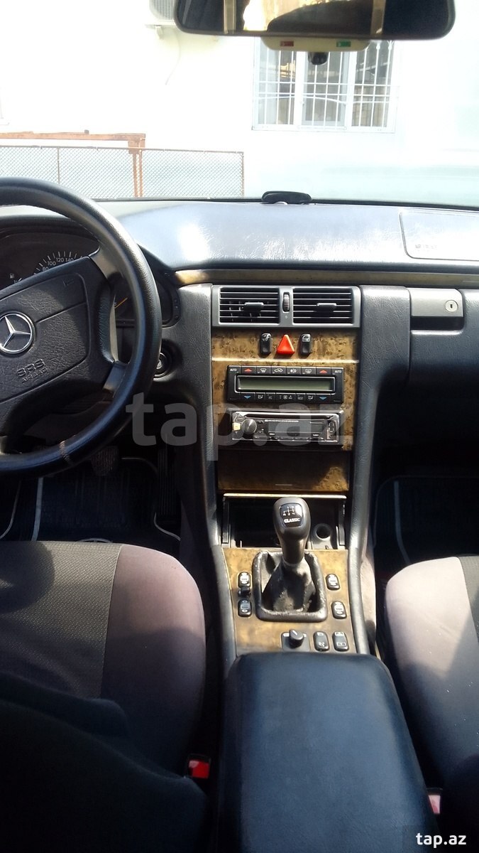 Mercedes E 320, 1995 il (2)