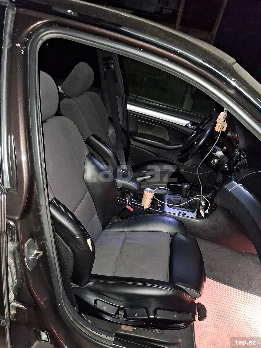 BMW 323, 2000 il (11)