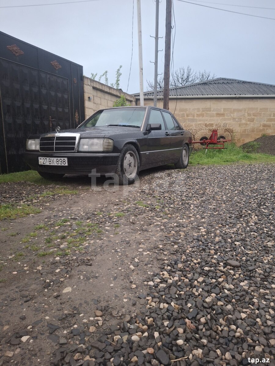 Mercedes 190, 1992 il (4)