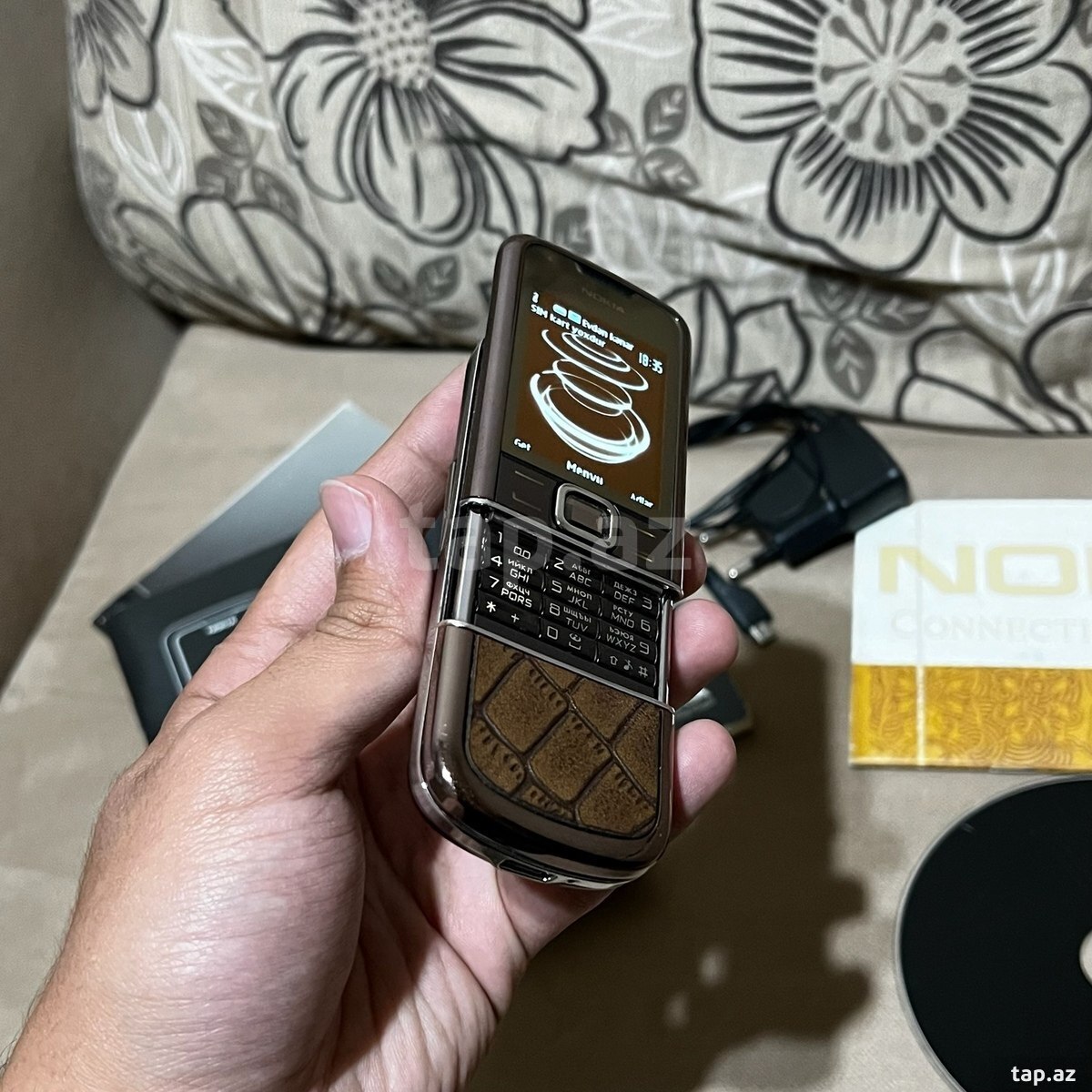 Nokia 8800 Sapphire Arte (4)