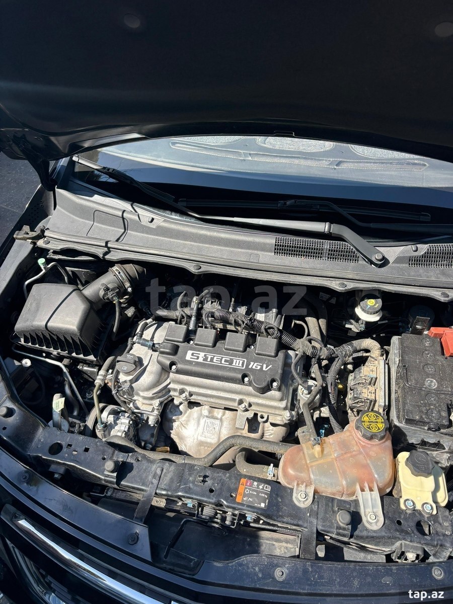 Chevrolet Cobalt, 2022 il (8)