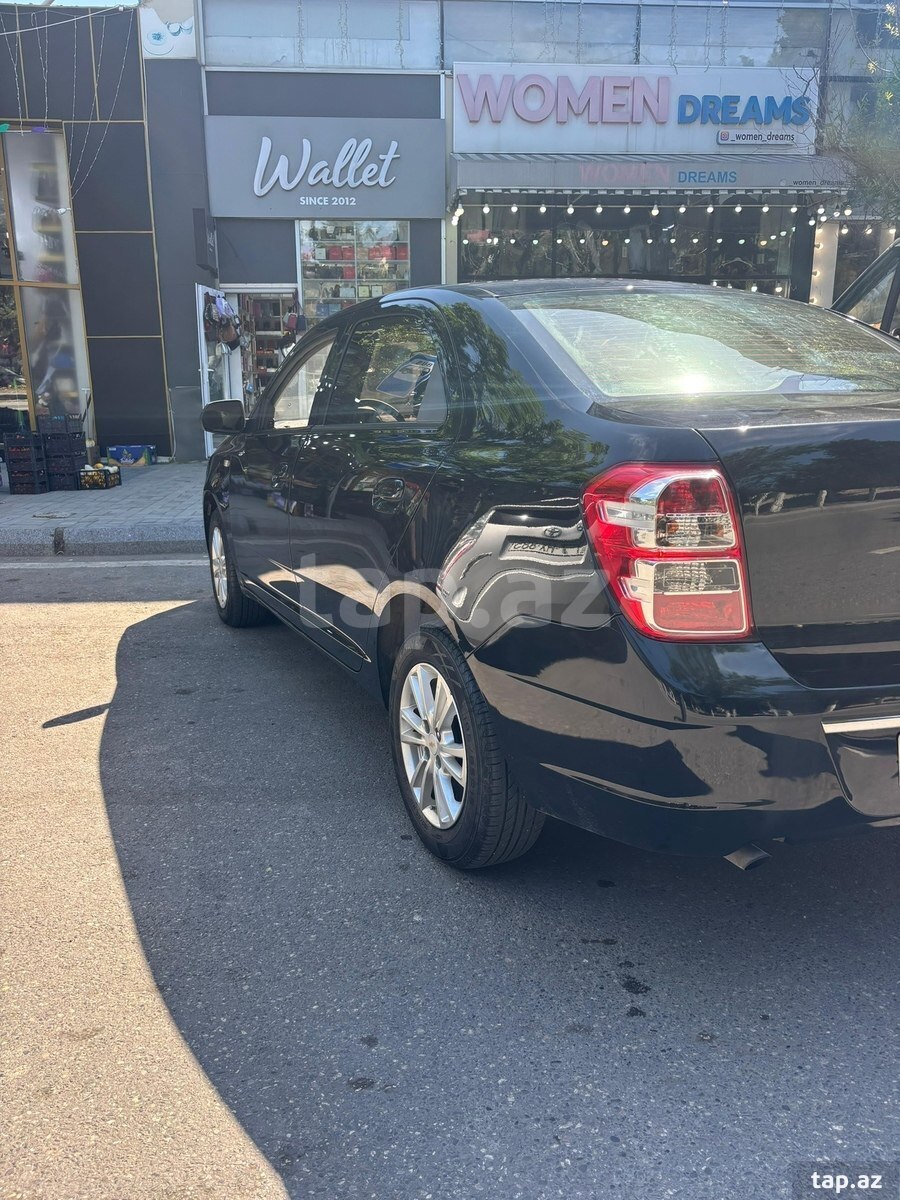 Chevrolet Cobalt, 2022 il (3)
