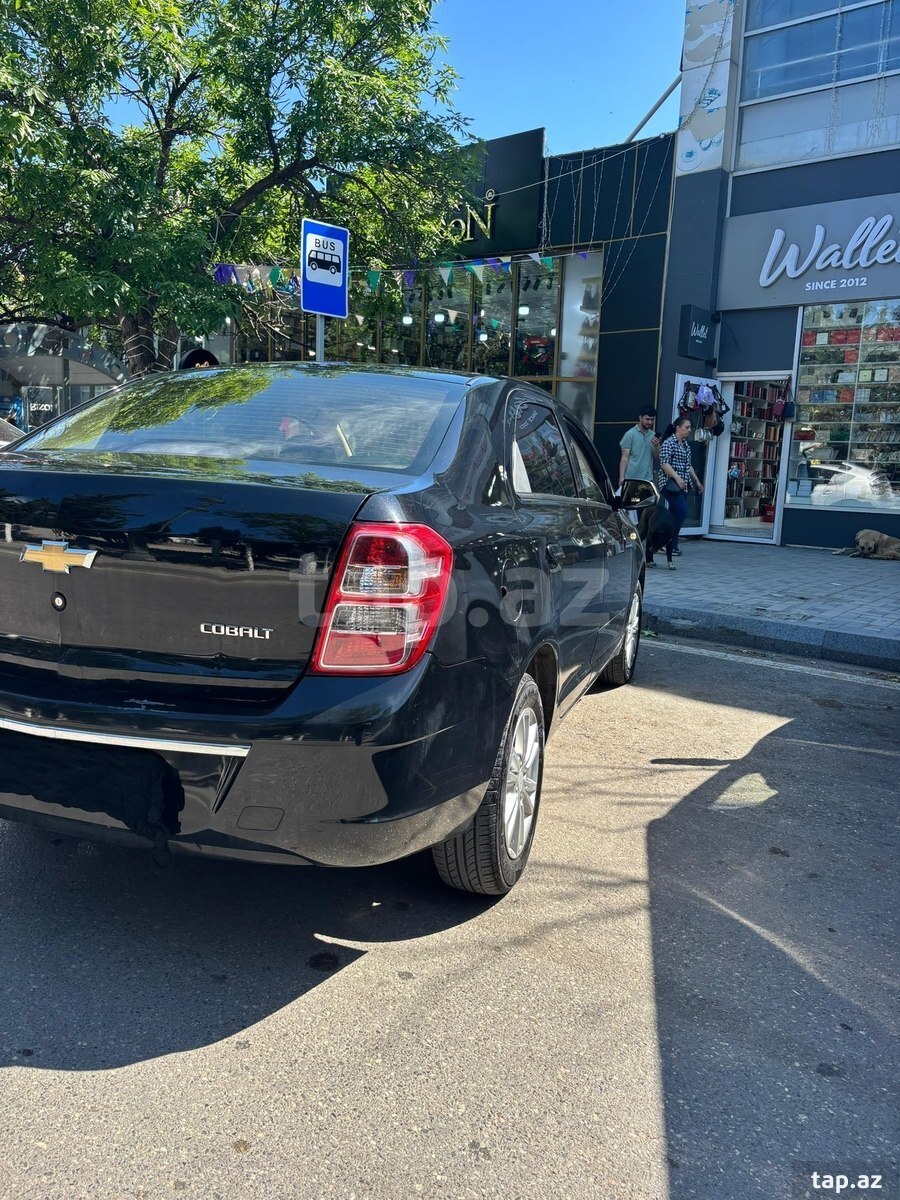 Chevrolet Cobalt, 2022 il (4)